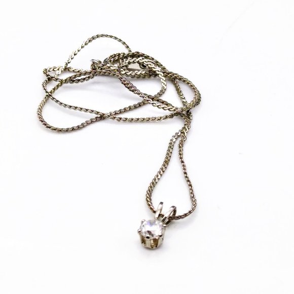 Vintage CZ Solitaire Classic Pendant Necklace on Delicate Silver Tone Chain - Picture 4 of 4